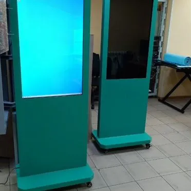 Сенсорная стойка для зон самообслуживания